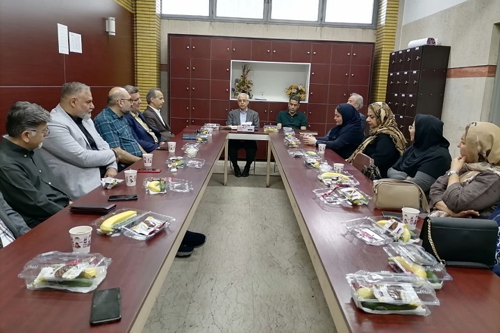 برگزاری جلسه انجمن اولیاء و مربیان در دبیرستان علامه طباطبایی واحد آبشناسان