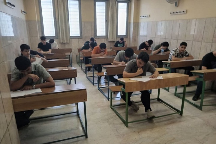 آغاز آزمون‌ های نهایی نیمسال دوم پایه دهم در دبیرستان علامه طباطبایی واحد آبشناسان